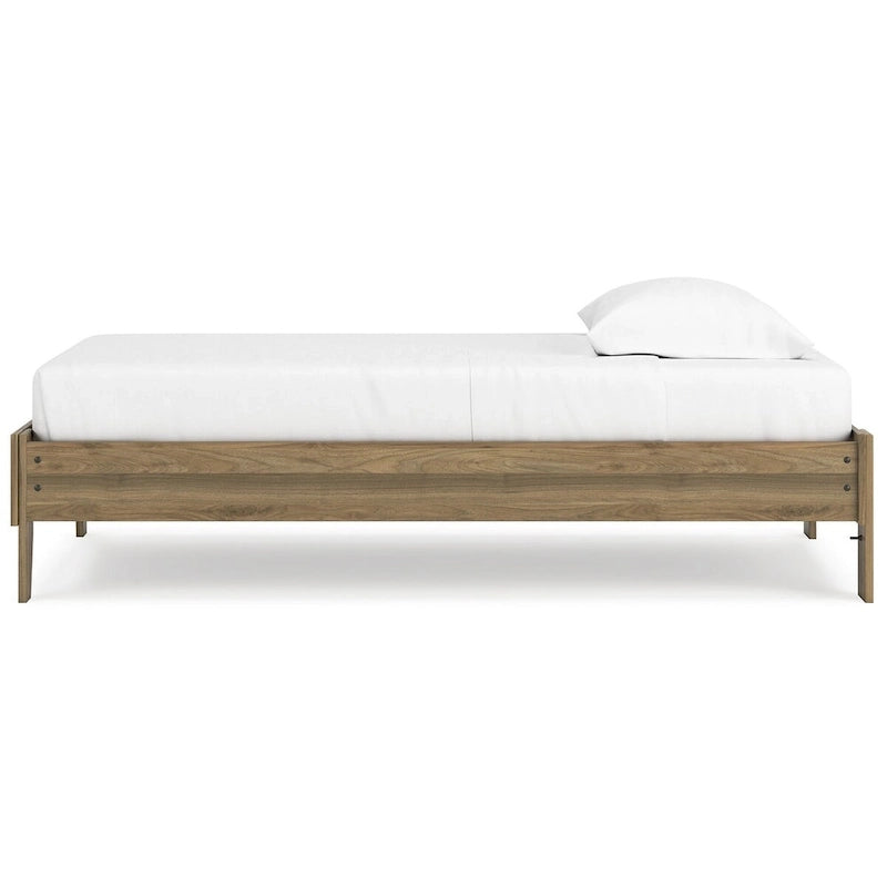 Signature Design by Ashley Deanlow Honey Platform Bed