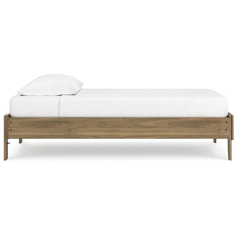 Signature Design by Ashley Deanlow Honey Platform Bed