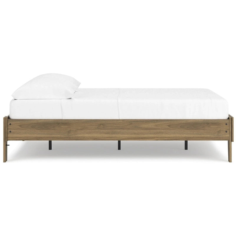 Signature Design by Ashley Deanlow Honey Platform Bed